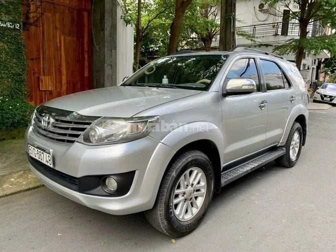 Toyota FORTUNER bản V số tự động đời cuối 2012