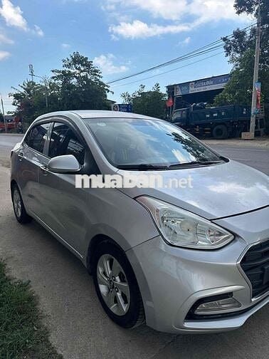 Hyundai Grand i10 Số sàn Bạc 5 chỗ
