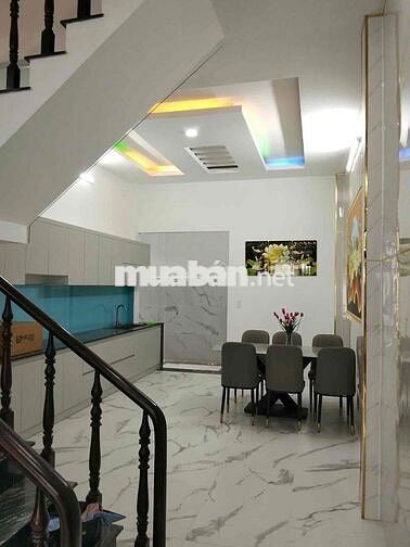 Chủ giảm 100tr! Nhà Tô Ngọc Vân Q12, 3 tầng có gara ô tô, giá 6.1 tỷ