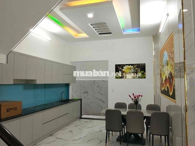 Chủ giảm 100tr! Nhà Tô Ngọc Vân Q12, 3 tầng có gara ô tô, giá 6.1 tỷ