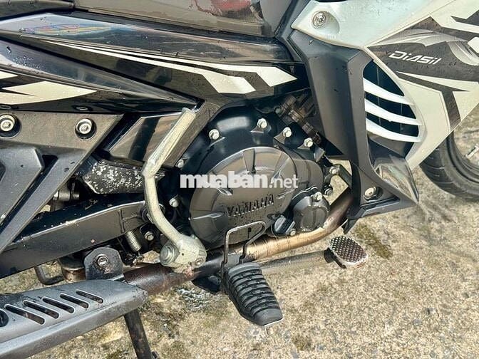Yamaha Exciter 135 Côn tay Trắng đen Việt Nam