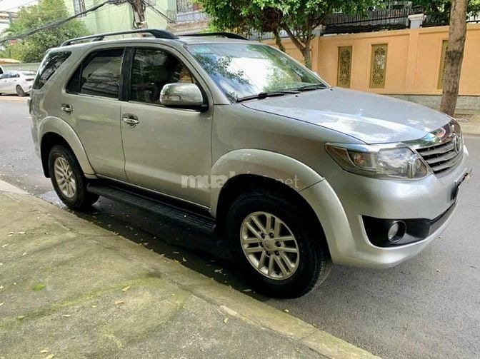 Toyota FORTUNER bản V số tự động đời cuối 2012