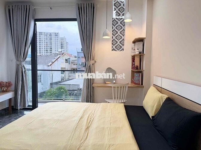CHO THUÊ PHÒNG BAN CÔNG THANG NGAY ISB UEH FULL NỘI THẤT GIÁ RẺ
