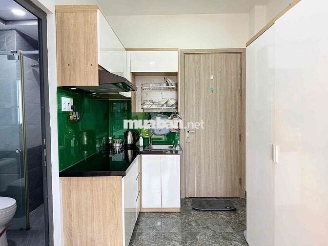 CHO THUÊ PHÒNG BAN CÔNG THANG NGAY ISB UEH FULL NỘI THẤT GIÁ RẺ