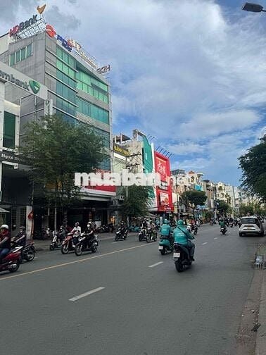 Chính Chủ Cho Thuê Nhà Mặt Tiền Nguyễn Gia Trí (D2) 4 Tầng. Giá 70Tr