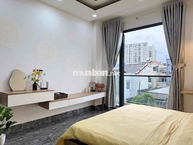 CHO THUÊ PHÒNG BAN CÔNG THANG NGAY ISB UEH FULL NỘI THẤT GIÁ RẺ