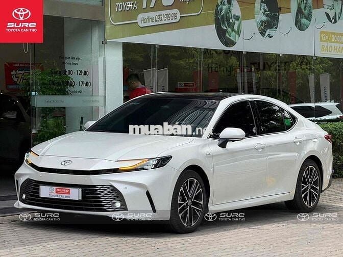 Toyota Camry 2.5 HEV TOP 2025 Chính Hãng