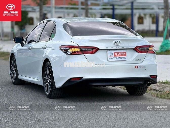 Toyota Camry 2.0Q (CVT) 2022 CHÍNH HÃNG