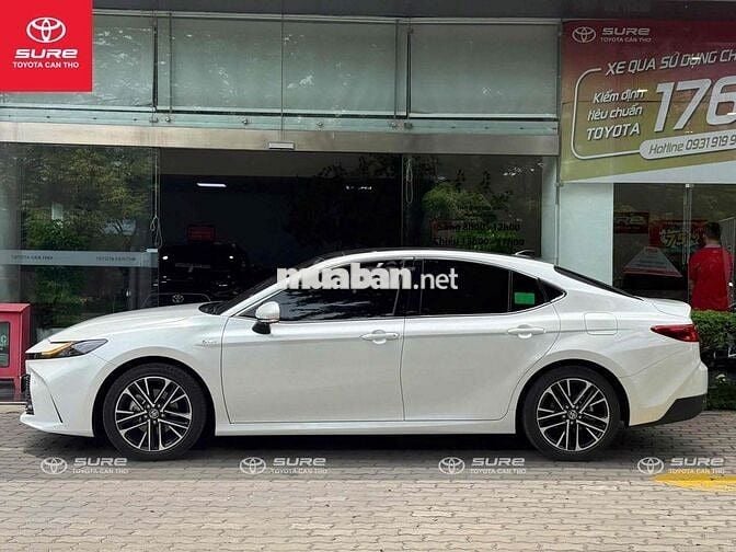 Toyota Camry 2.5 HEV TOP 2025 Chính Hãng
