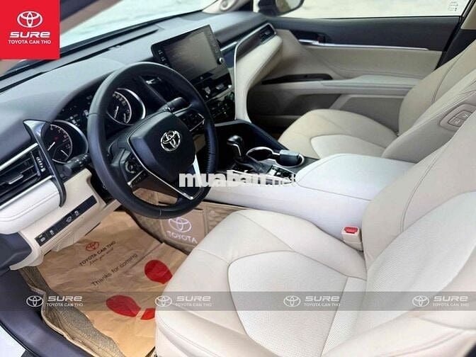 Toyota Camry 2.0Q (CVT) 2022 CHÍNH HÃNG