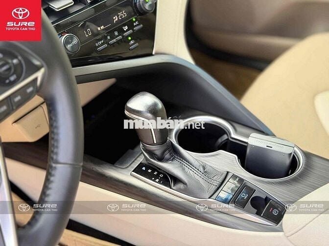 Toyota Camry 2.0Q (CVT) 2022 CHÍNH HÃNG