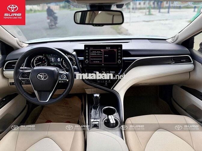 Toyota Camry 2.0Q (CVT) 2022 CHÍNH HÃNG