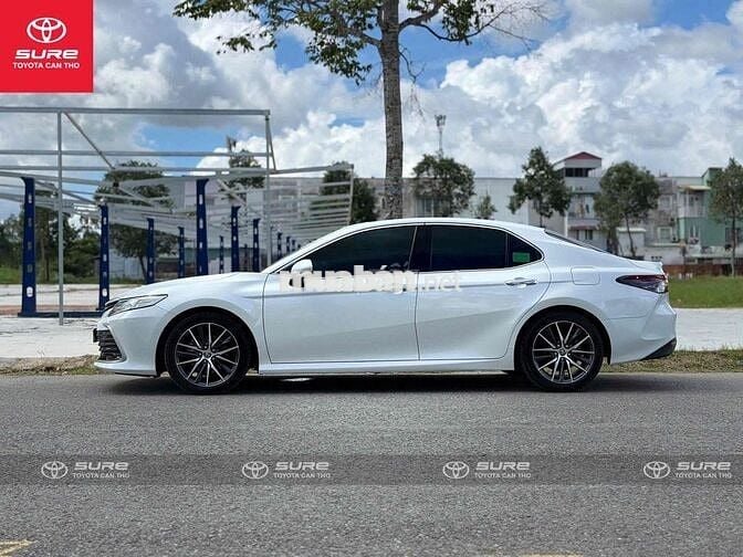 Toyota Camry 2.0Q (CVT) 2022 CHÍNH HÃNG
