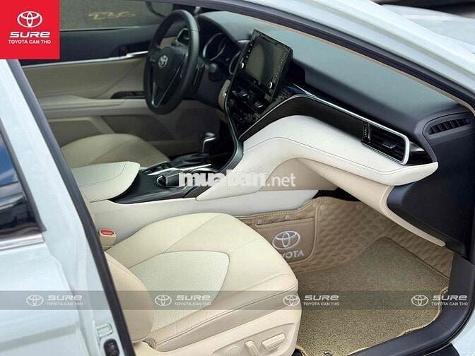 Toyota Camry 2.0Q (CVT) 2022 CHÍNH HÃNG