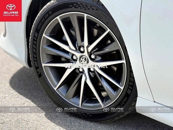 Toyota Camry 2.0Q (CVT) 2022 CHÍNH HÃNG