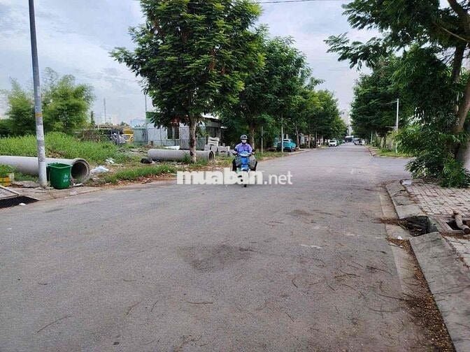 BÁN NHANH LÔ ĐẤT ĐẸP ,NGUYỄN VĂN LINH, Q.7  10x20, CHỈ  17 TỶ.