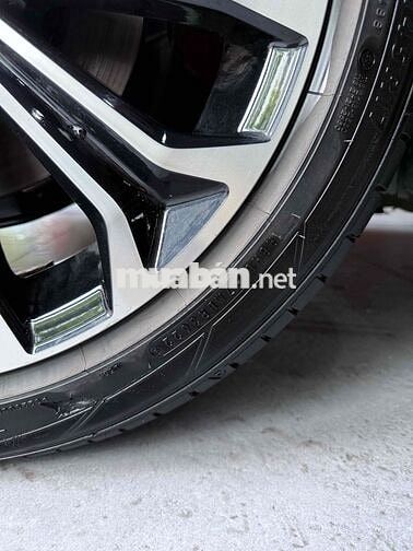 Toyota Altis 1.8V 2022 màu Đỏ