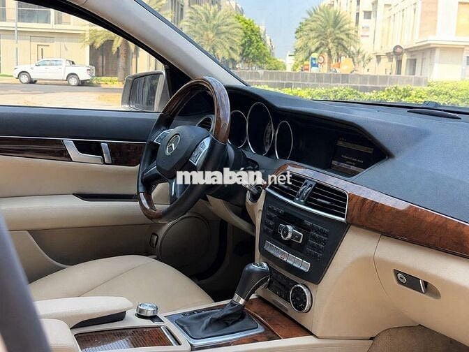 Mercedes C250 1.8 2011 bản form mới 1.8 có 239tr