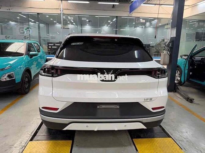 VinFast VF8 Eco 2023 Trắng Điện