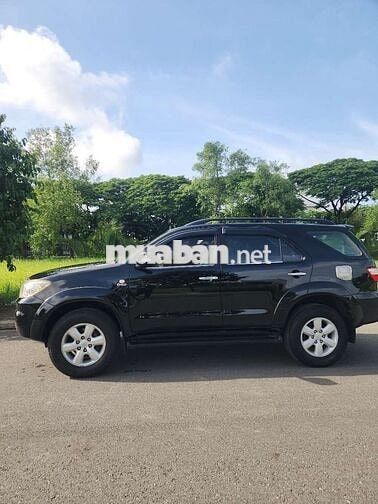 Toyota Fortuner 2010 Đen