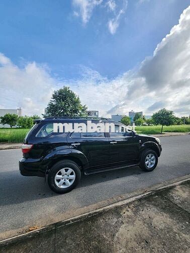 Toyota Fortuner 2010 Đen