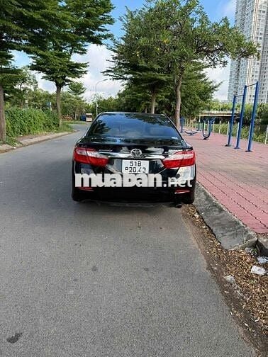 Toyota Camry E 2014 chạy 86nkm Số tự động