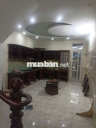 Chính Chủ Bán Nhà Mặt Tiền Dĩ An | 3 Tầng | 4PN | Đường 11m