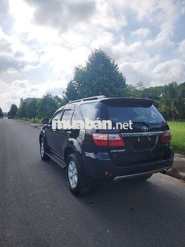 Toyota Fortuner 2010 Đen