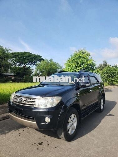 Toyota Fortuner 2010 Đen