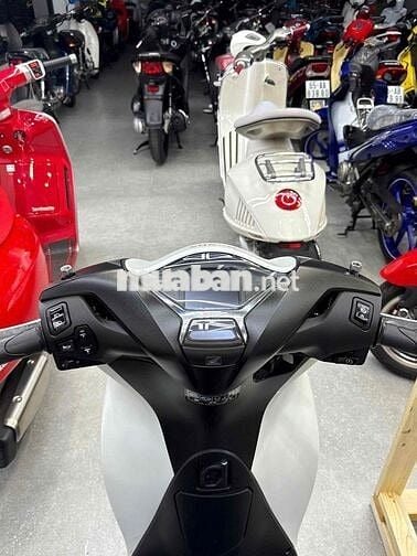 SH150 Nhập Ý odo 4k km Trắng Sport Edition