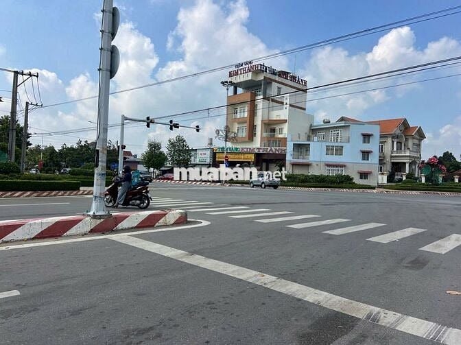 Bán đất 2 mặt tiền đường DT760 gần trường THPT Tây Nam , SHR hợp DT