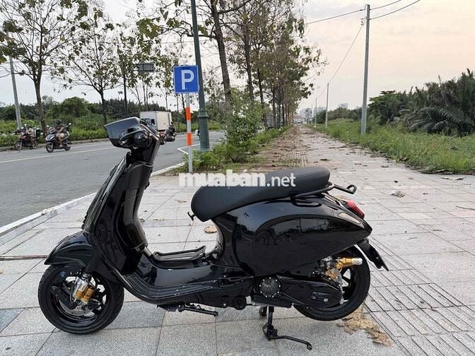 Piaggio Vespa Sprint Tech 150 Đen 6000 km Sài Gòn