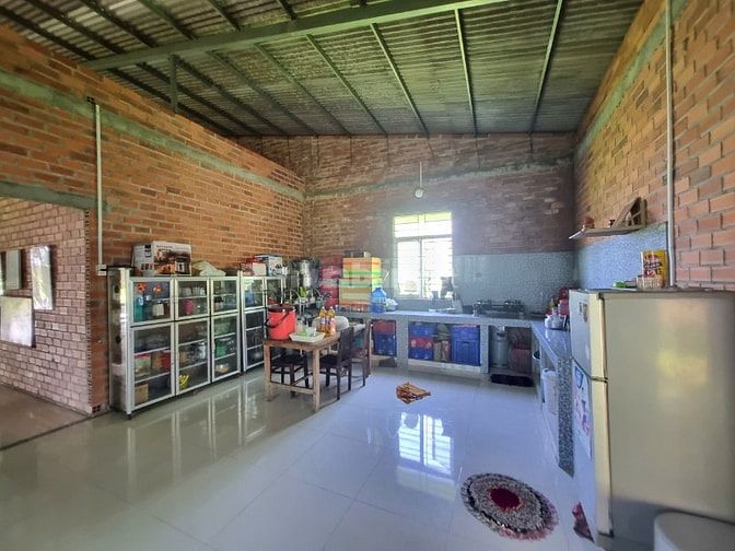 Nhà 3 phòng ngủ, gần 2  trường học, gần KCN. 1,4 tỷ TL 