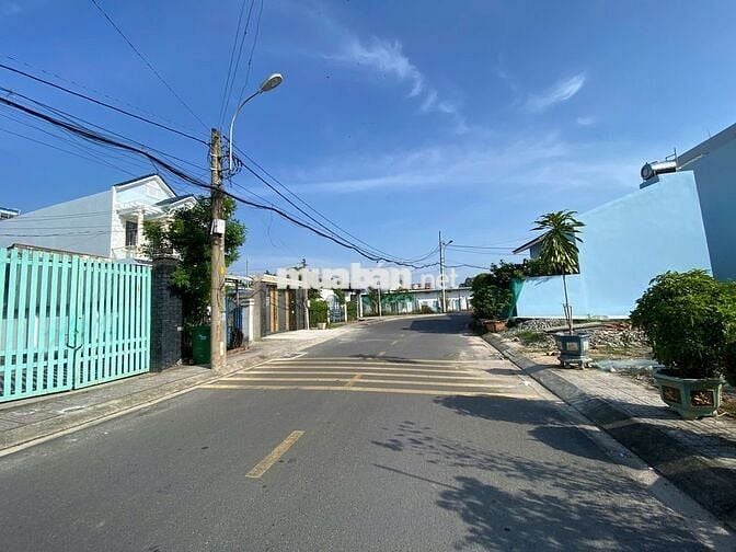 BÁN GẤP LÔ ĐẤT MẶT TIỀN ĐƯỜNG HUỲNH VĂN CỌ SHR GIÁ CHỈ 900TR