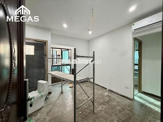 HOT! CĂN 2 ROOMS 1 KHÁCH 2 WC HOÀNG QUỐC VIỆT – GIÁ CỰC TỐT Ở HQV
