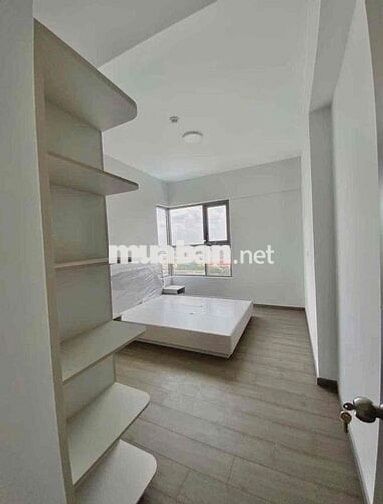 Bán căn 113 m2 - 3pn giá 4,5 tỷ - view thoáng tầng cao - sổ sẵn