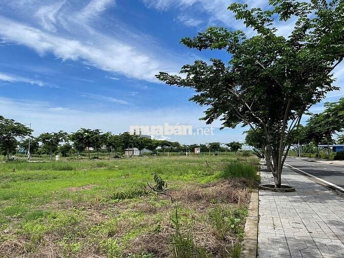 Bấn đất nền 90m2, thổ cư 100%, tại Ora Park Đức Hòa, giáp Bình Chánh
