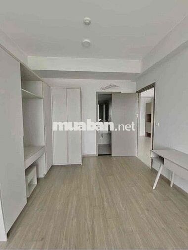 Bán căn 113 m2 - 3pn giá 4,5 tỷ - view thoáng tầng cao - sổ sẵn