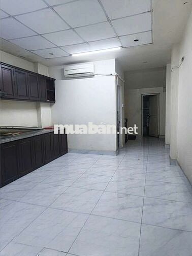 Cho thuê nhà Mặt tiền Nguyễn Trai, P10,Q5 4,5 tấm 4 phòng