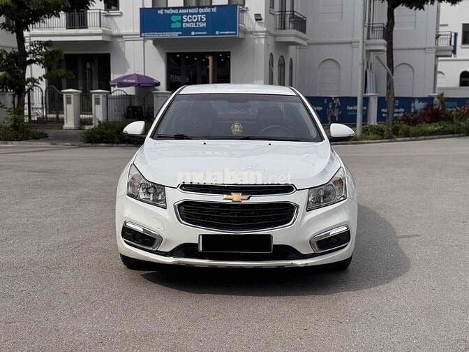 Chevrolet Cruze 2017 Trắng Sàn