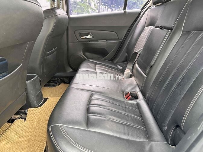 Chevrolet Cruze 2017 Trắng Sàn