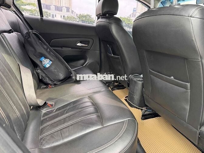 Chevrolet Cruze 2017 Trắng Sàn