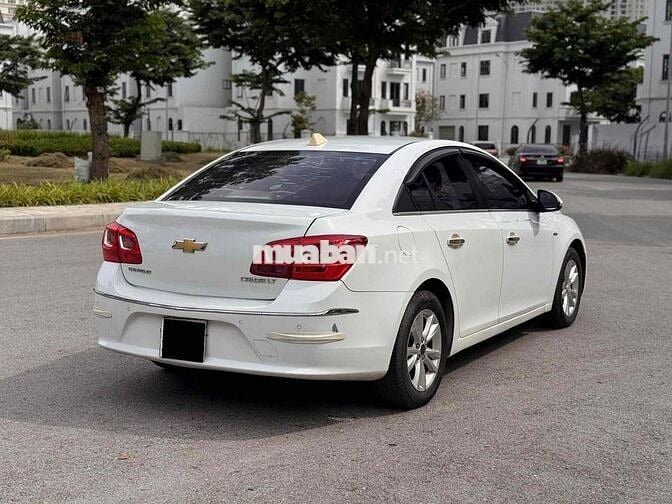 Chevrolet Cruze 2017 Trắng Sàn