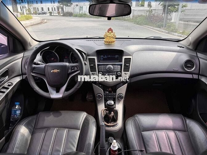 Chevrolet Cruze 2017 Trắng Sàn