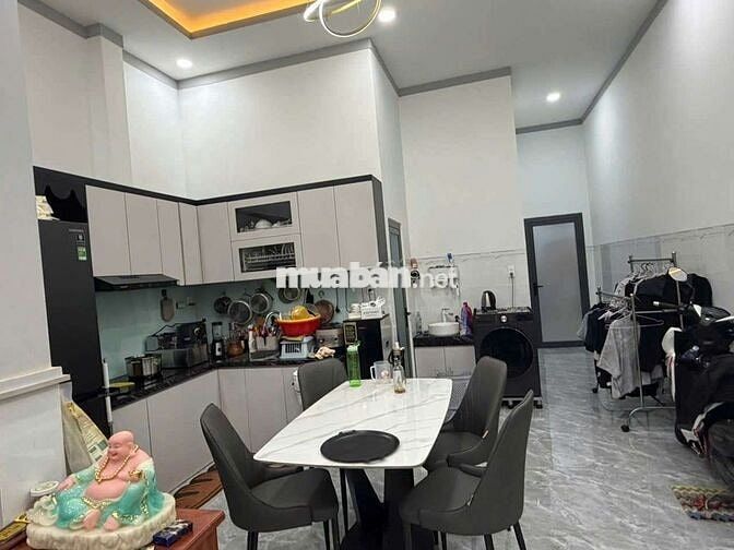 BÁN NHÀ MỚI TINH MỚI XÂY 103,7M2 ĐƯONG NGUYỄN ĐỨC THIỆU TẶNG NỘI THẤT