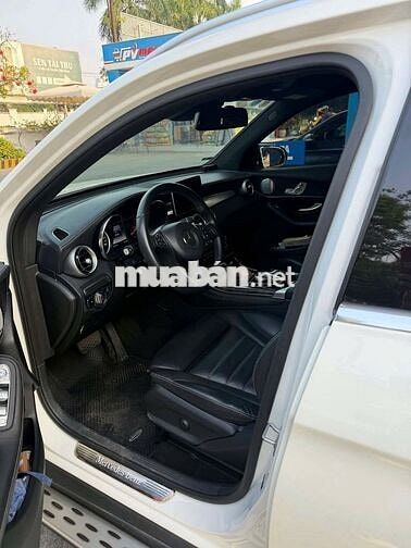 Mercedes-Benz GLC 250 2019 Trắng 56300