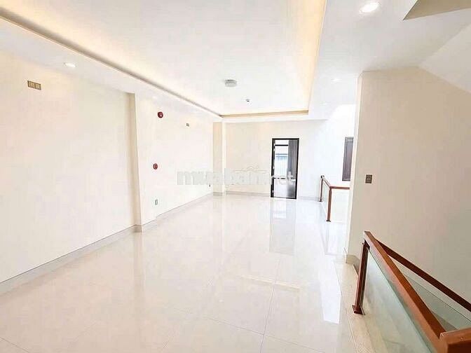 SHOPHOUSE 4 TẦNG 6PN ĐƯỜNG MINH MẠNG