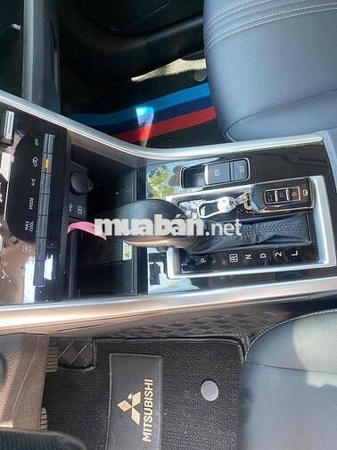 Mitsubishi Xpander Premium 2025 34000 km Trắng