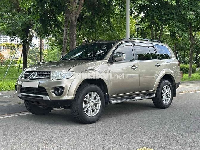 Mitsubishi Pajero Sports 2016 2.5 máy dầu số sàn