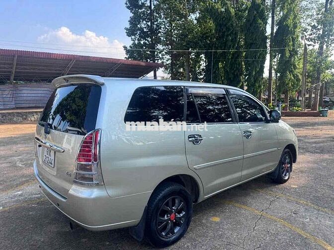 Toyota Innova 2008G Bạc 7 chỗ